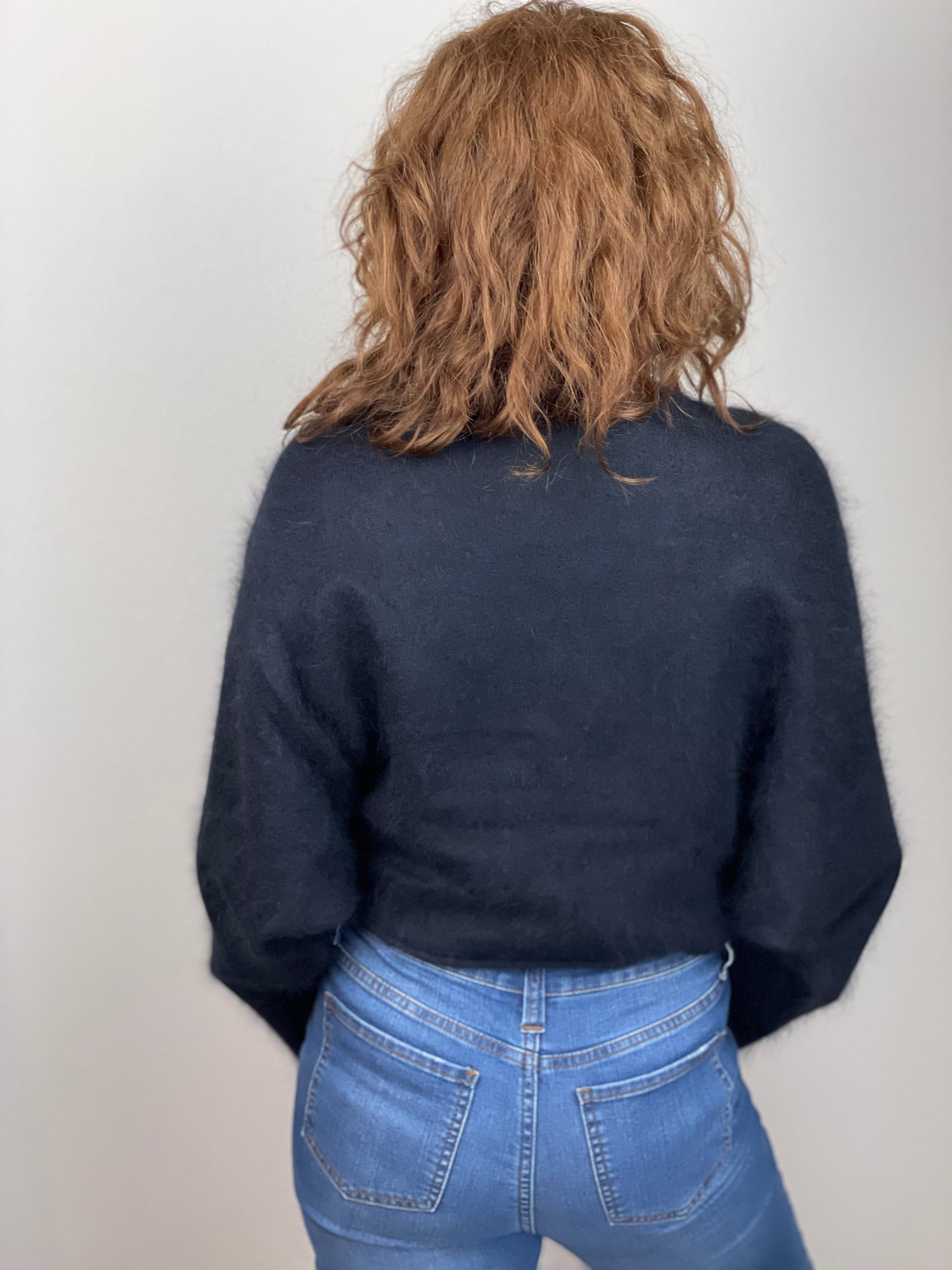 Udu Sweater in Black.