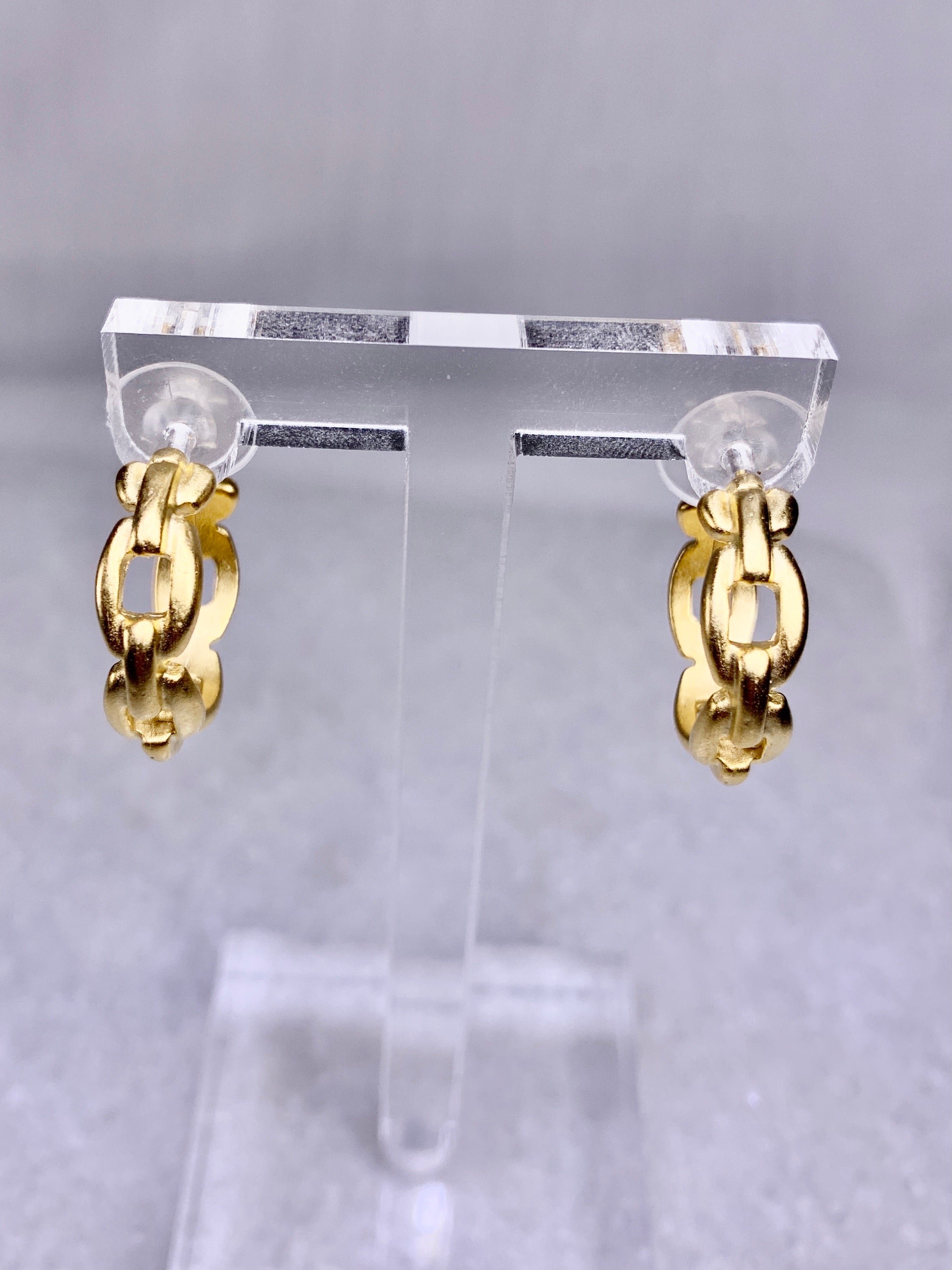 Susan Shaw Mini Chain Hoops.