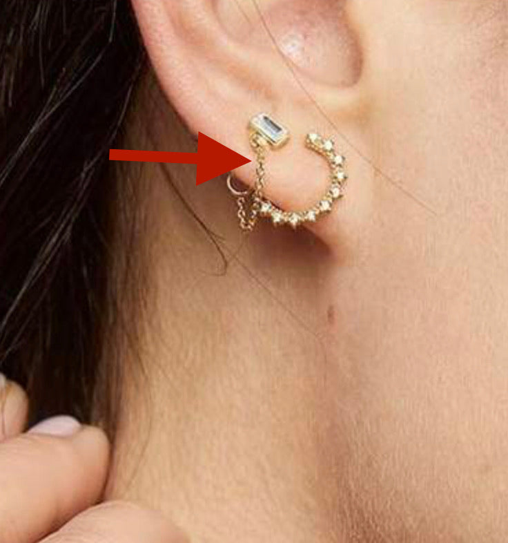 Desi Chain Huggies (gold).