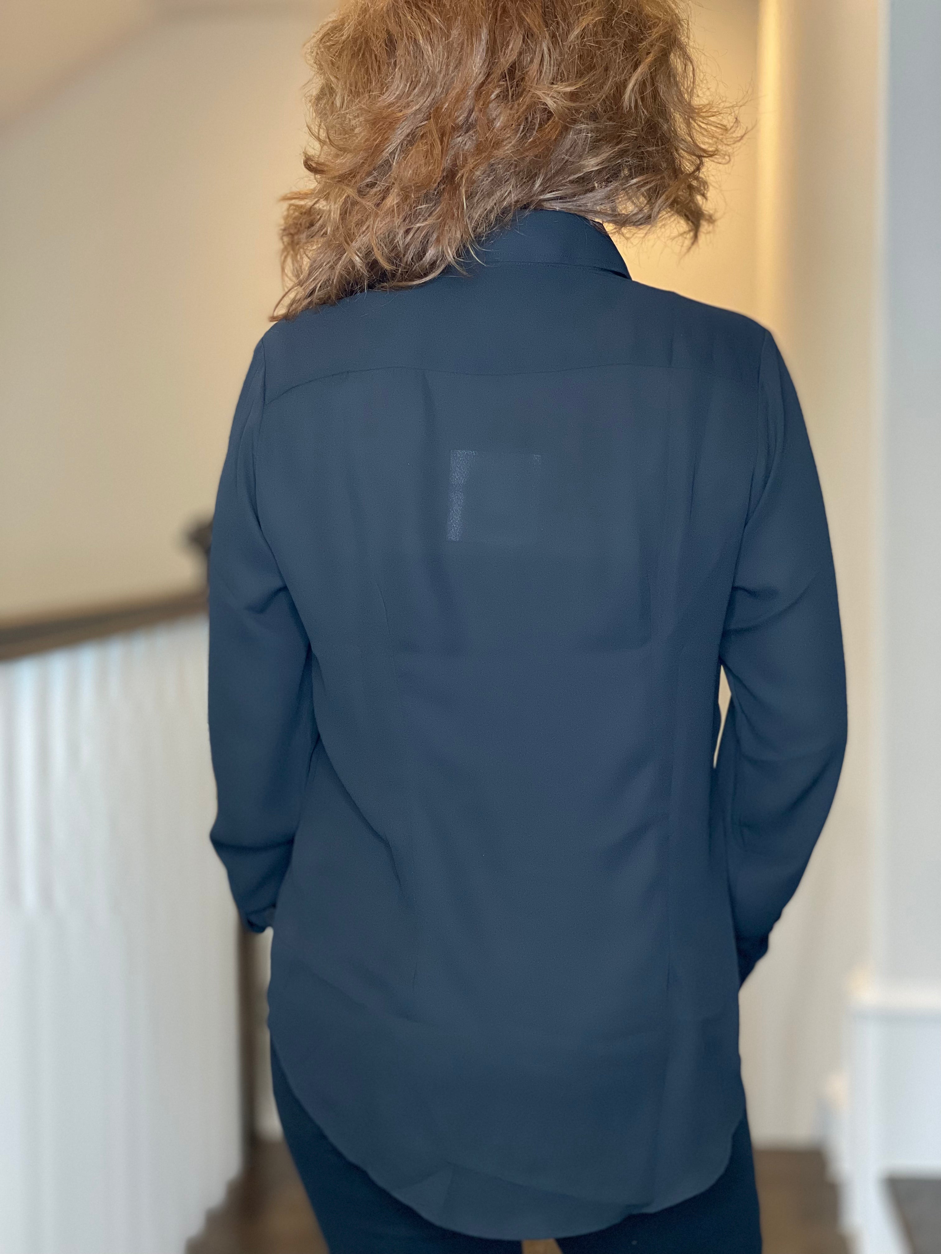 THE SHIRT-The Signature Shirt in Black.