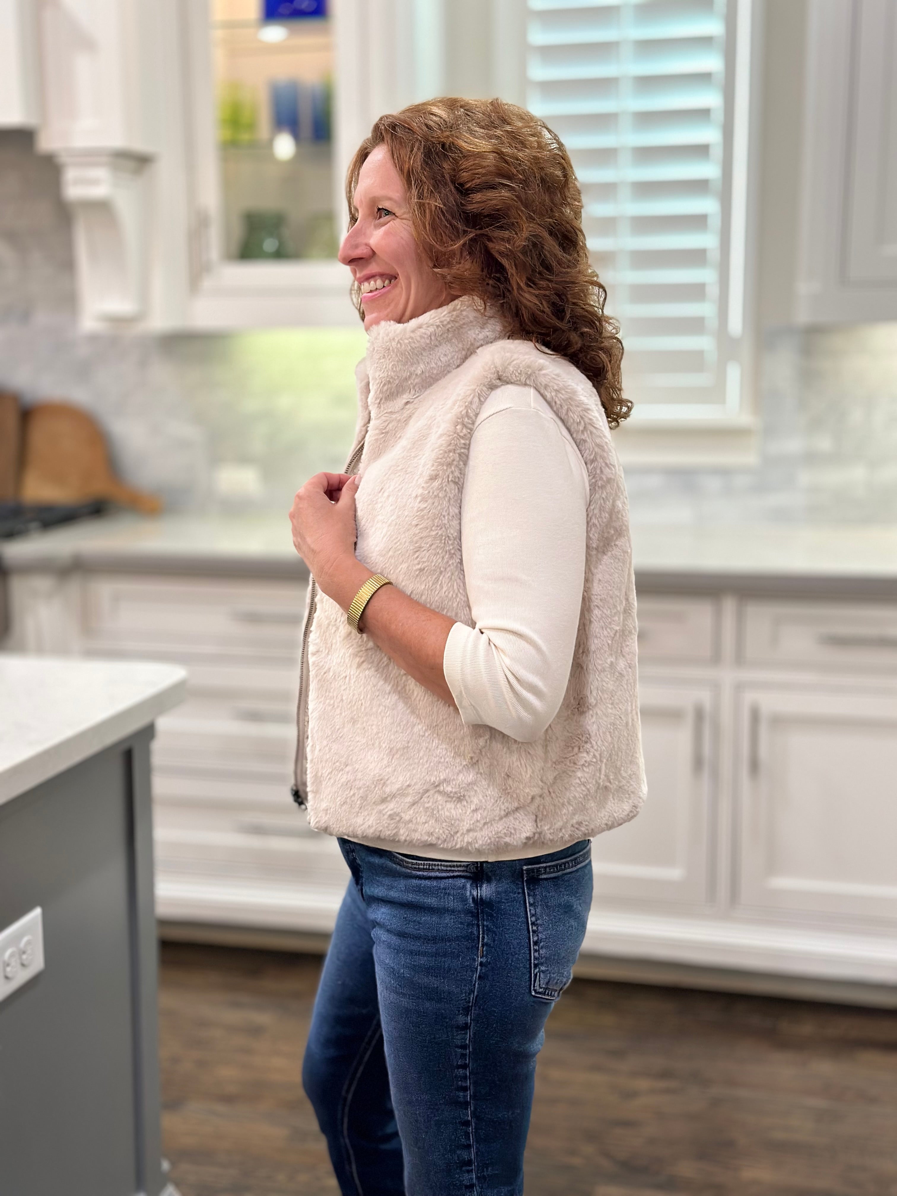 Dylan Classic Fur Vest in Ecru (Reversible) – CAS curate.admire.style