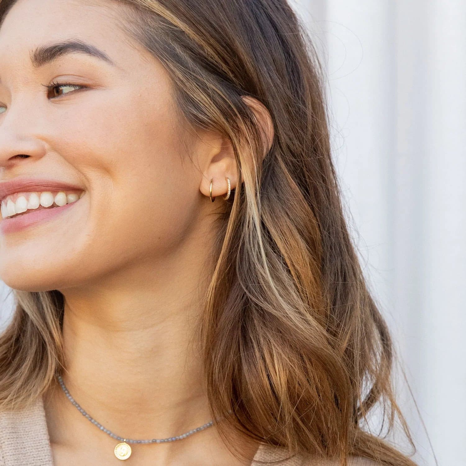 Gorjana Taner Mini Higgies (gold).