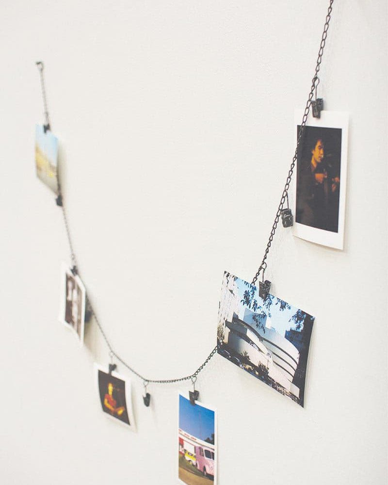 Chain Garland with Twelve Clips.