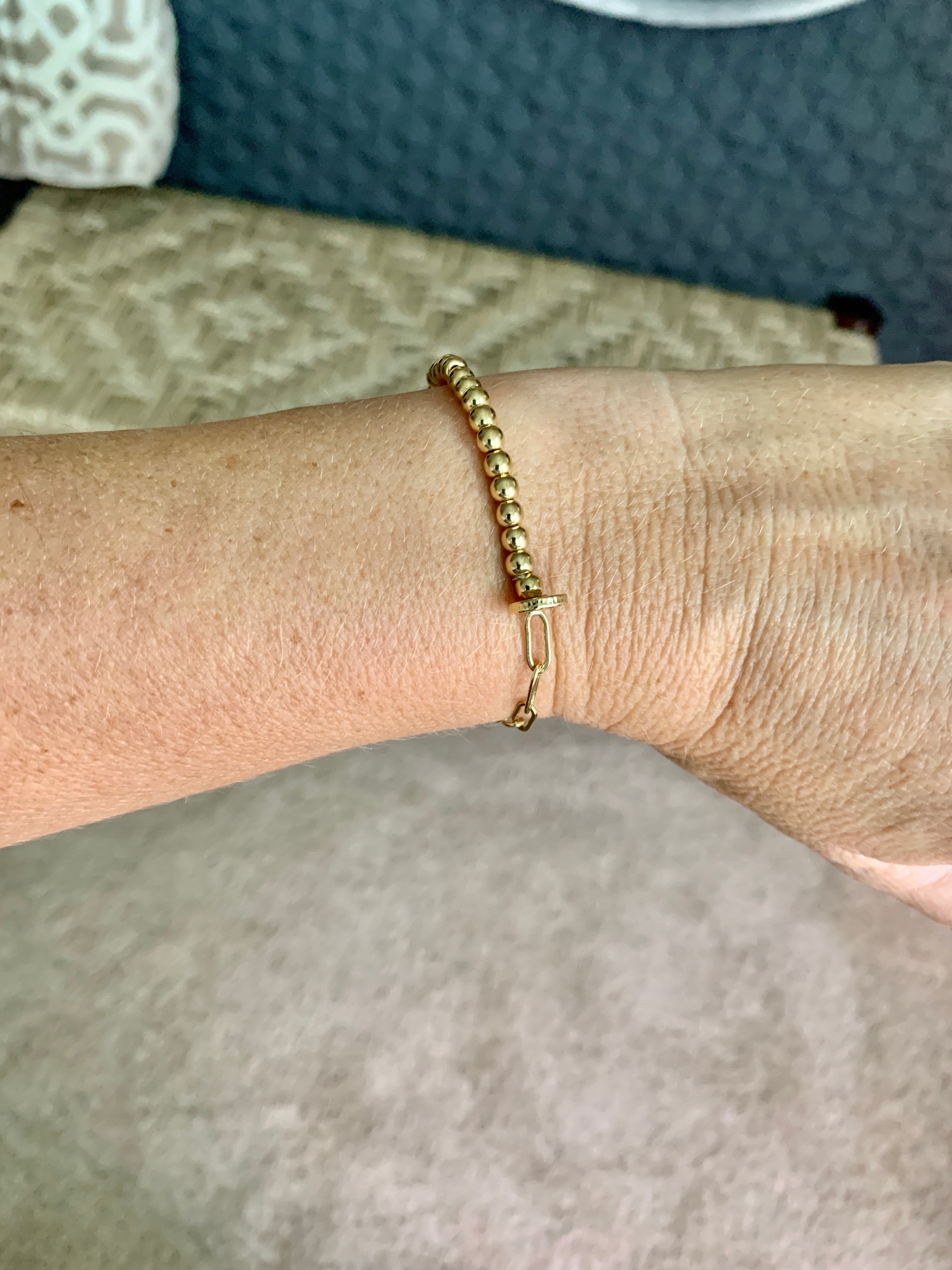 Small Metal Link & Bead Bracelet-Gold.
