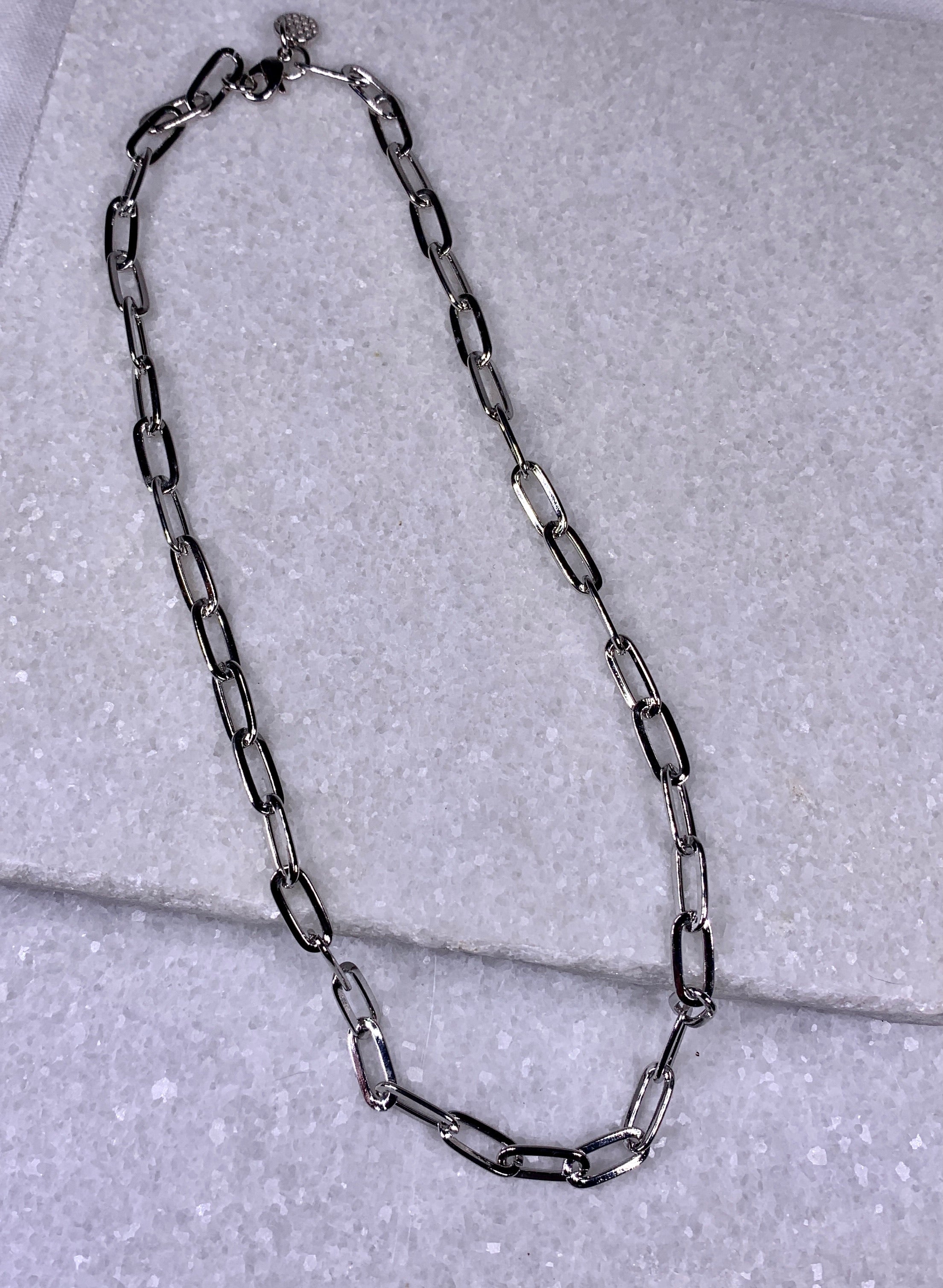 Silver 18" Oval Chain Necklace.