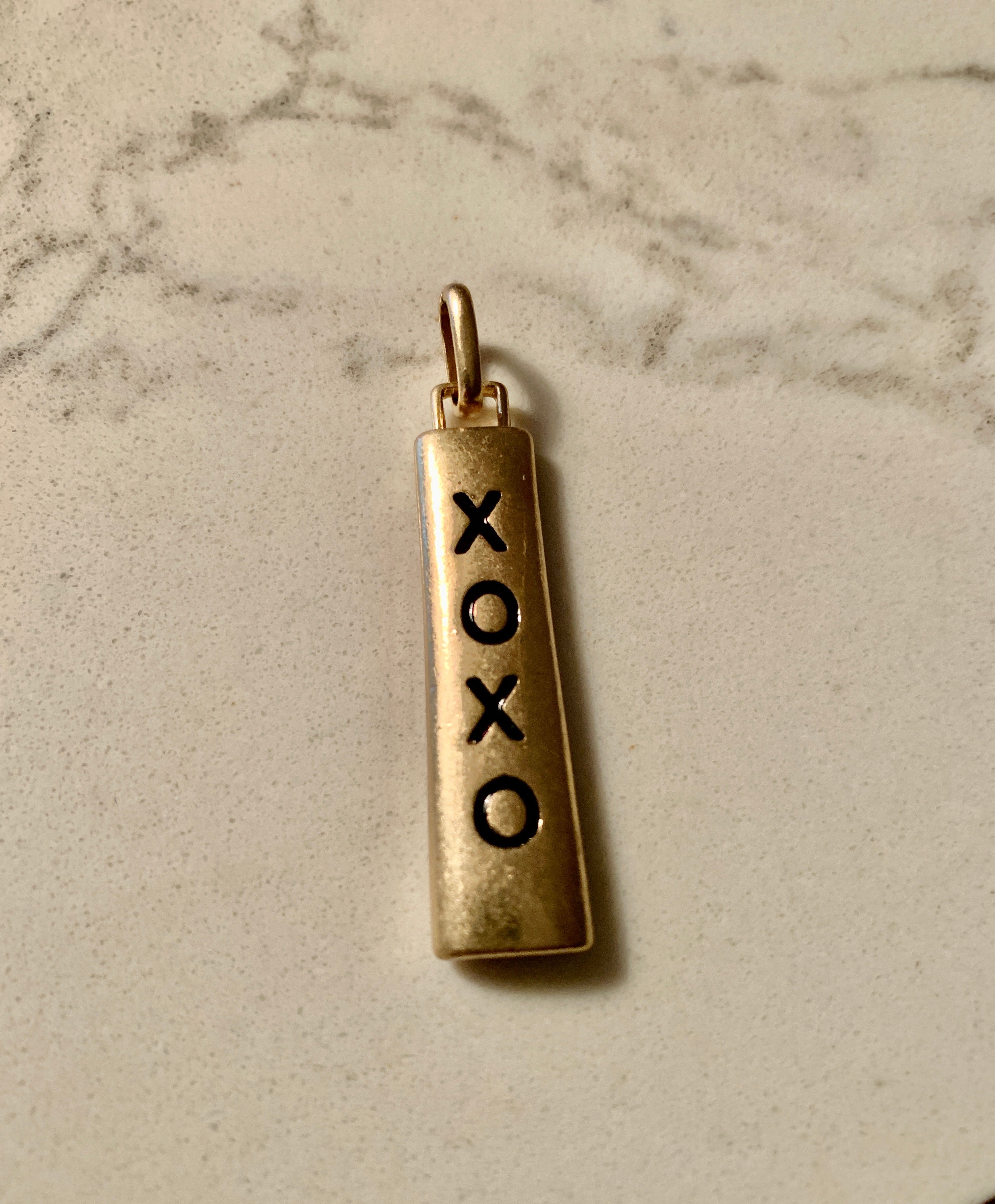 XOXO Charm - Gold.