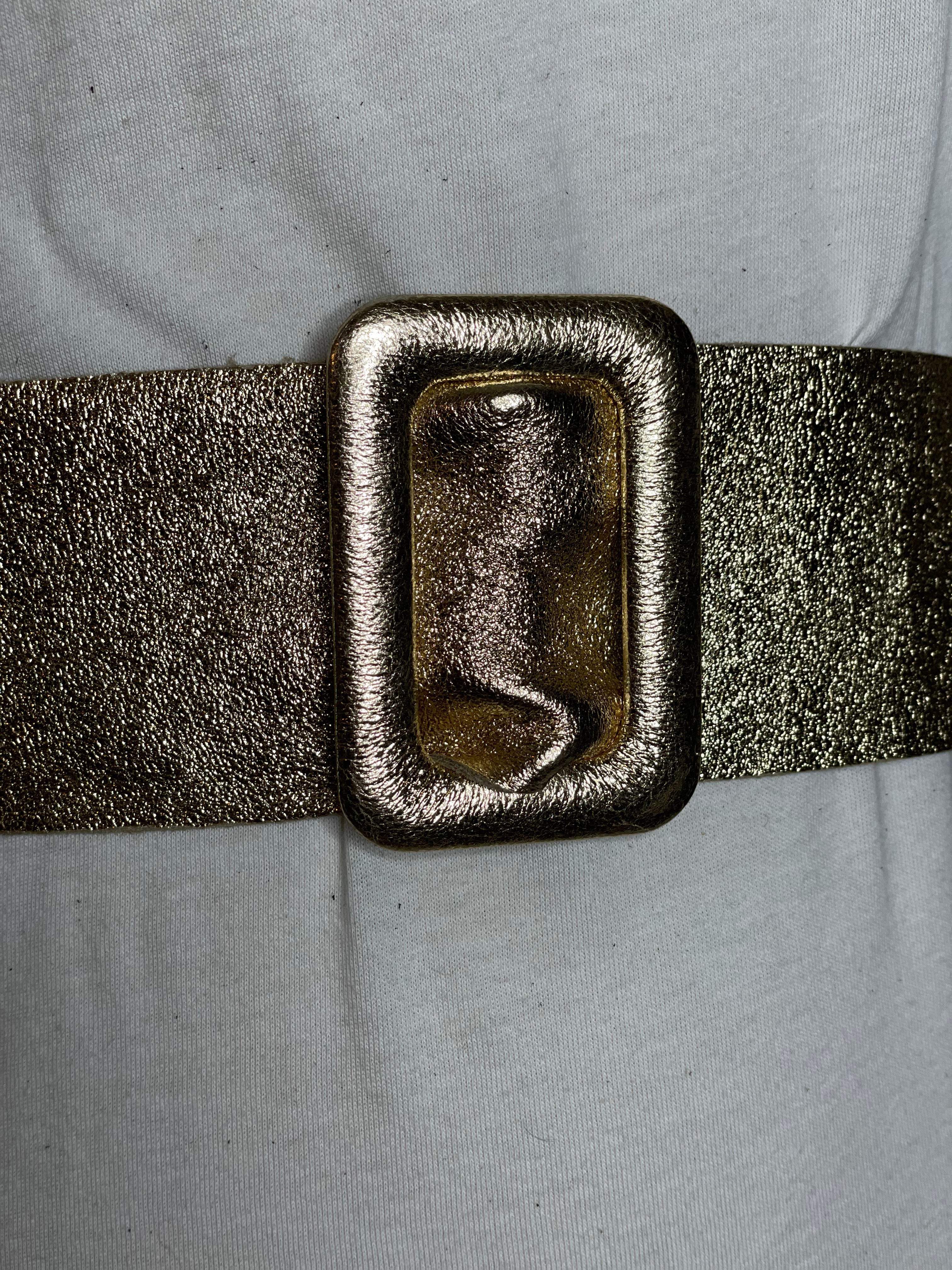 Leather Belt in Black or Gold.