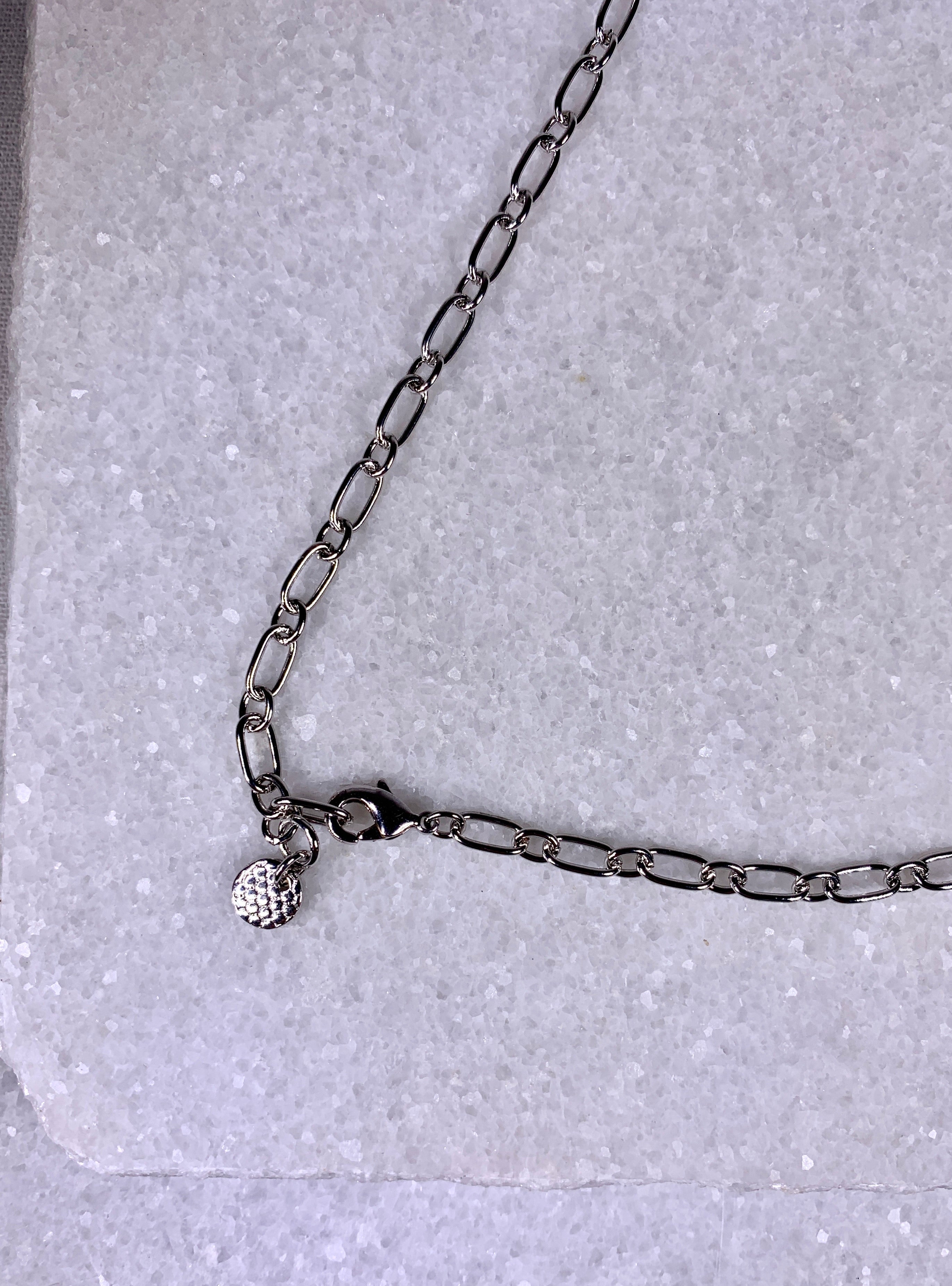 Small Silver 18" Oval Link Chain Necklace.
