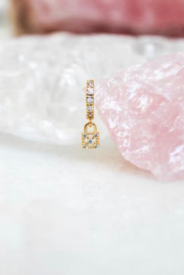 Lauck Huggie Earring.