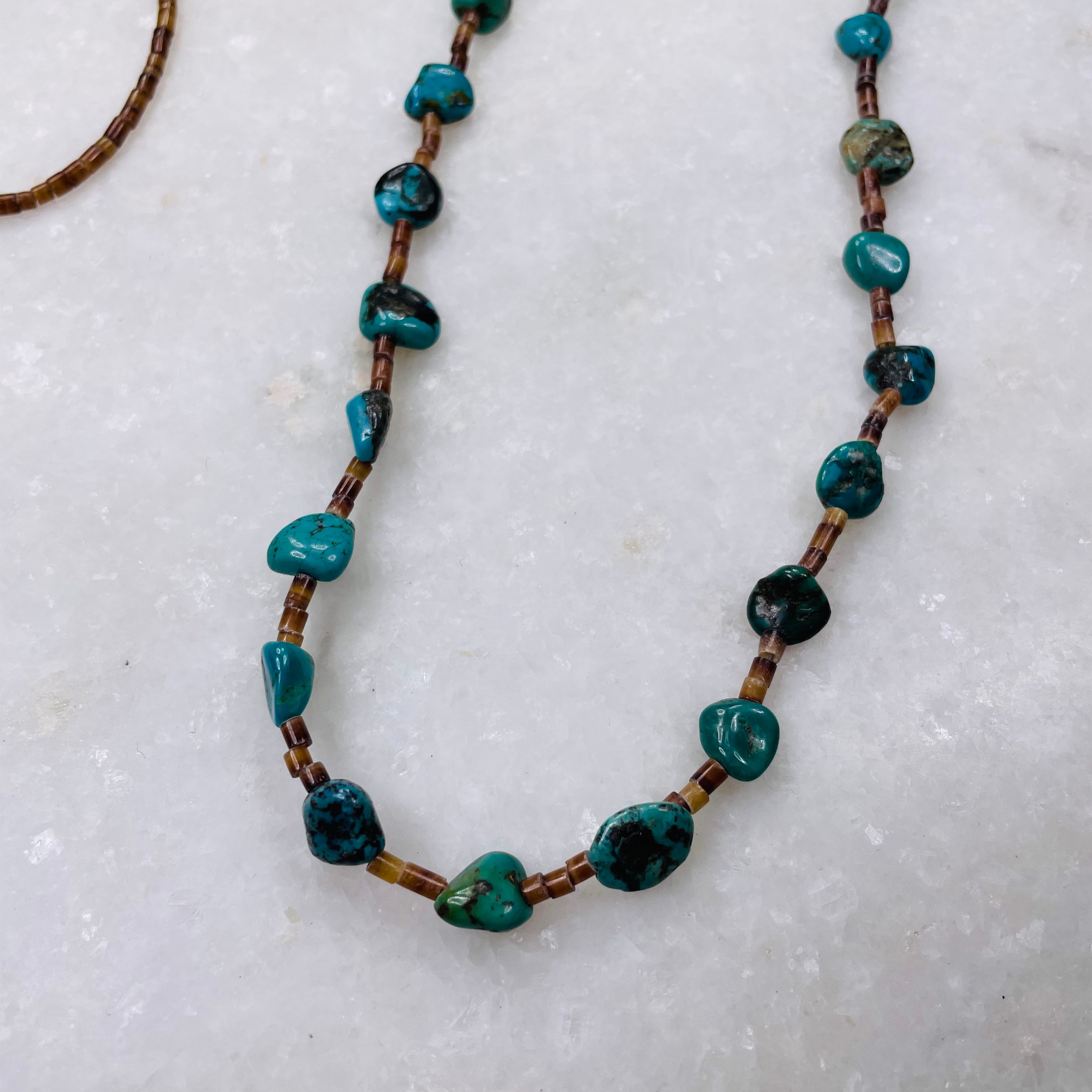 Kingman Turquoise & Pin Shell Necklace 30".