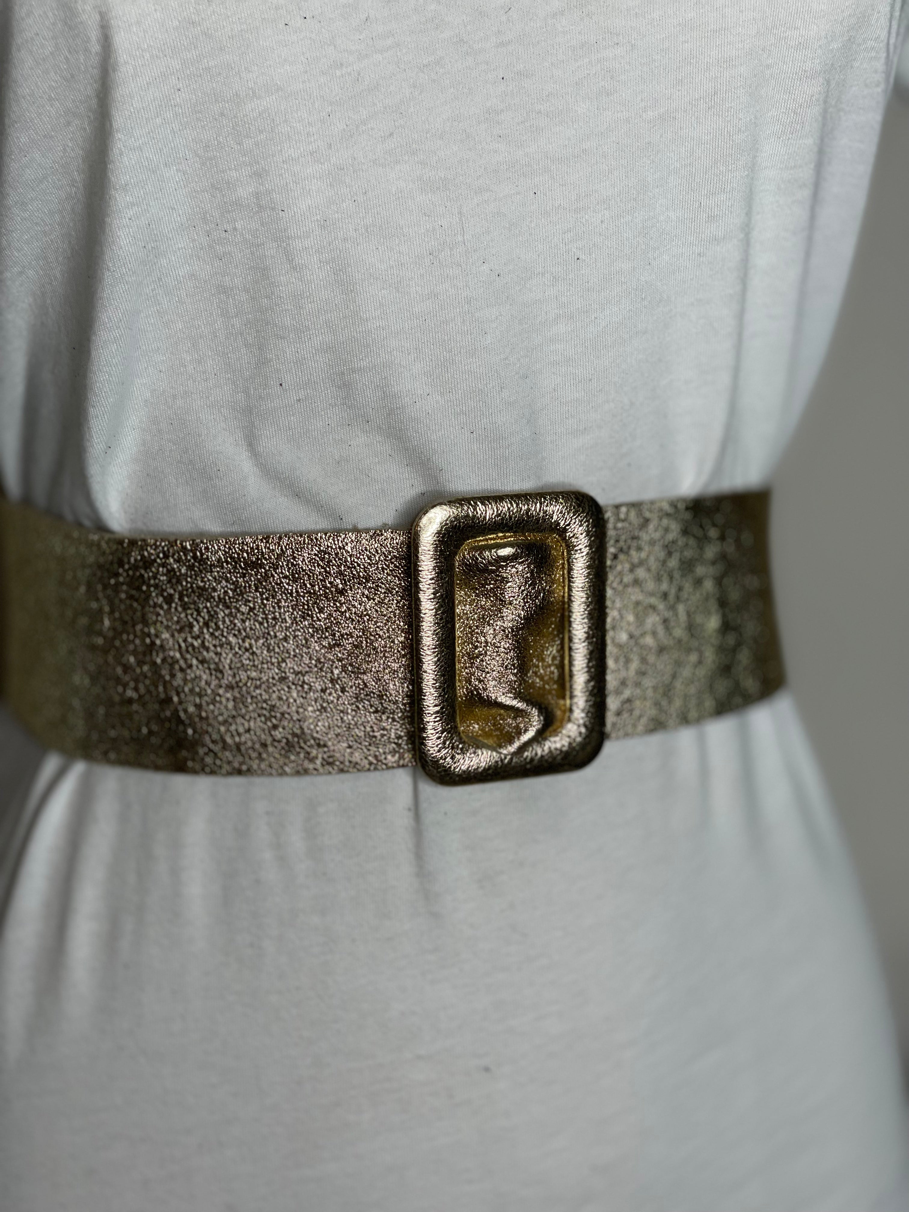 Leather Belt in Black or Gold.