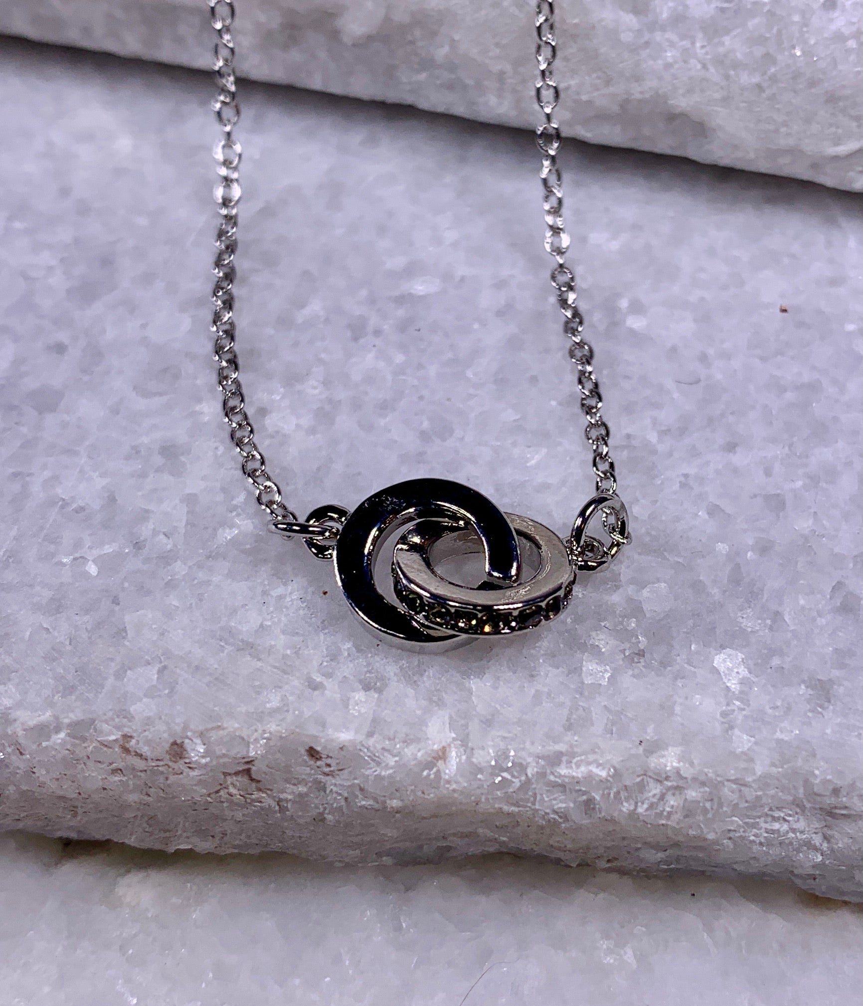 Silver Interlocking Rings Necklace.