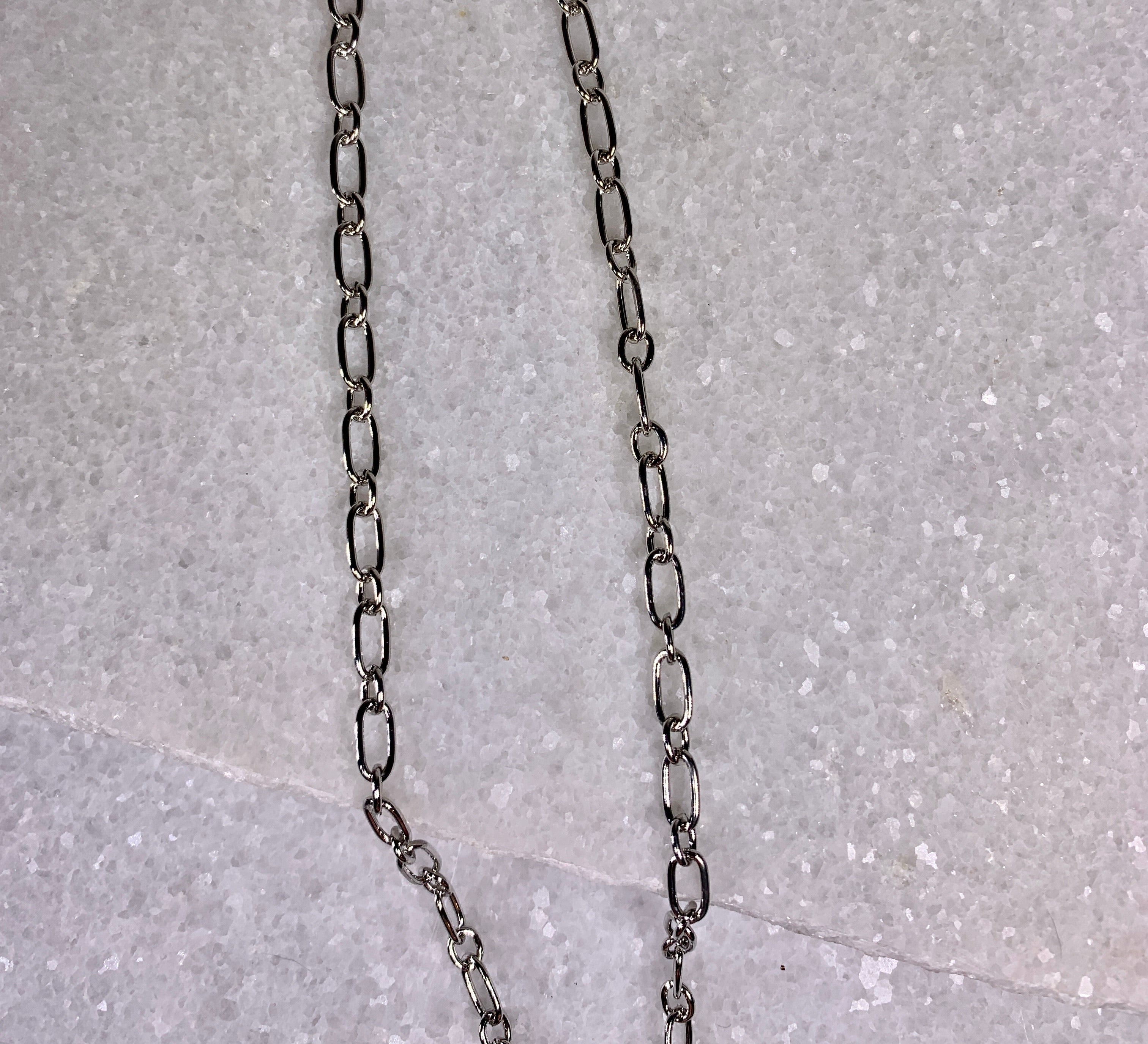 Small Silver 18" Oval Link Chain Necklace.