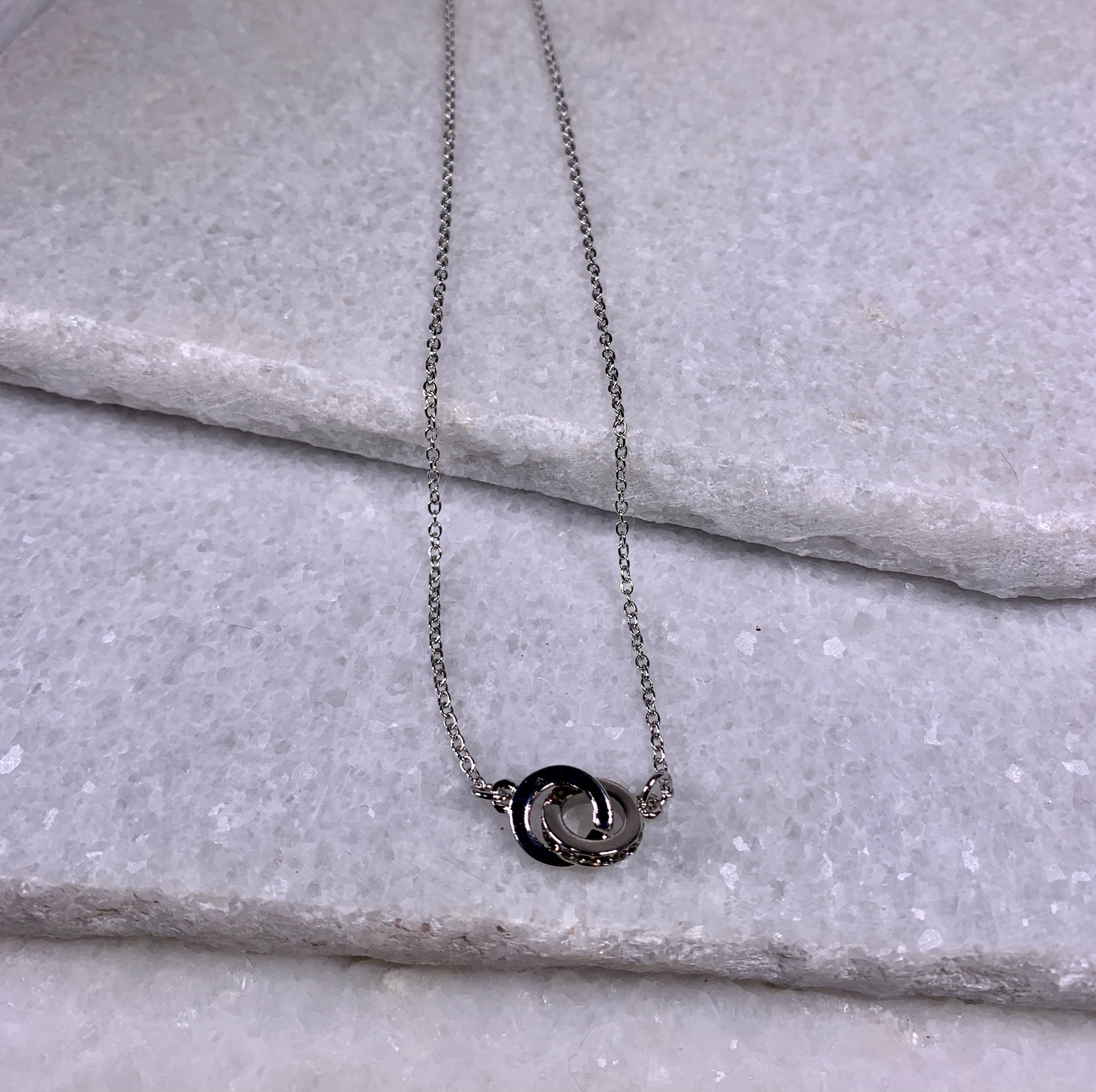 Silver Interlocking Rings Necklace.