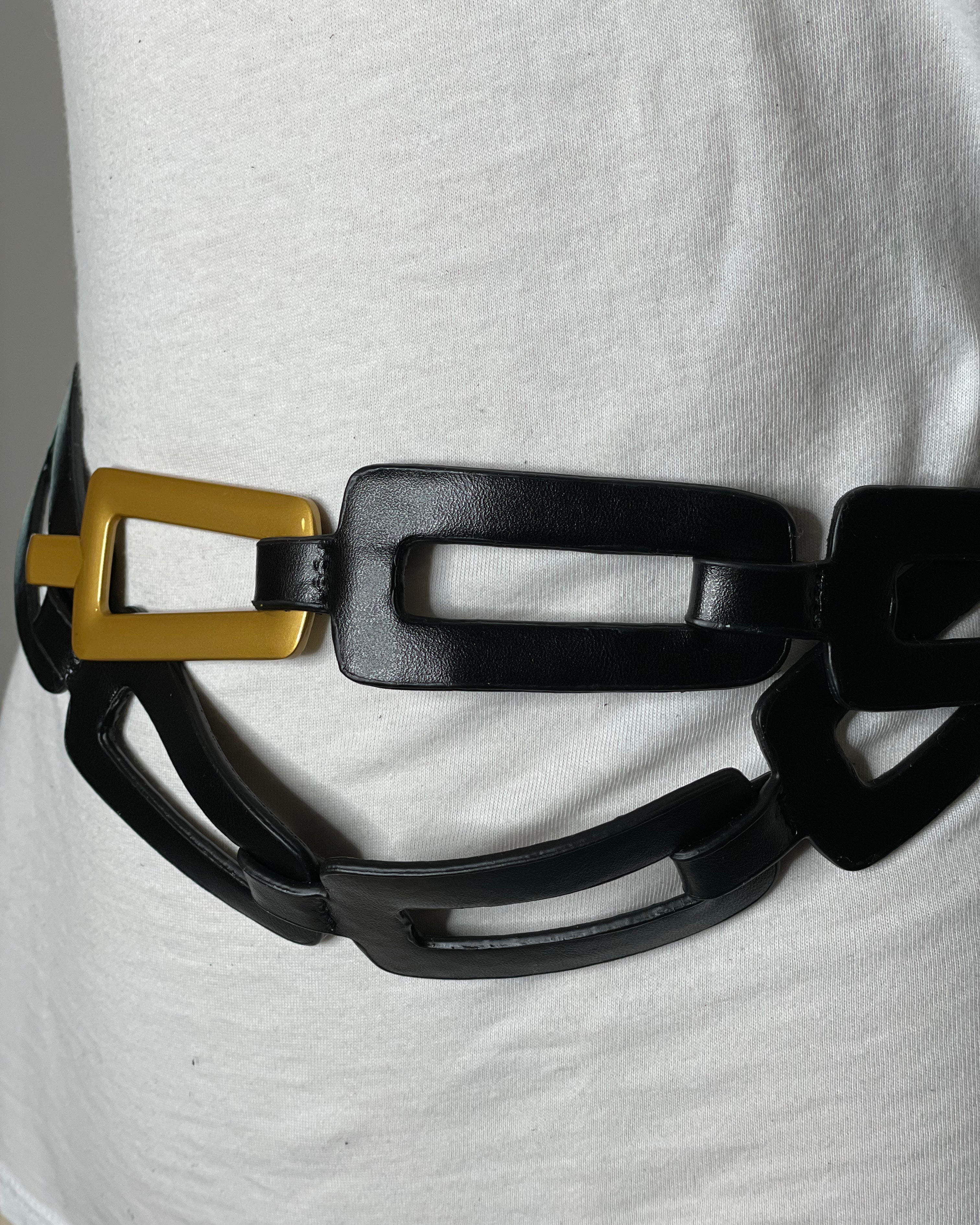 Leather Link Belt in Black.